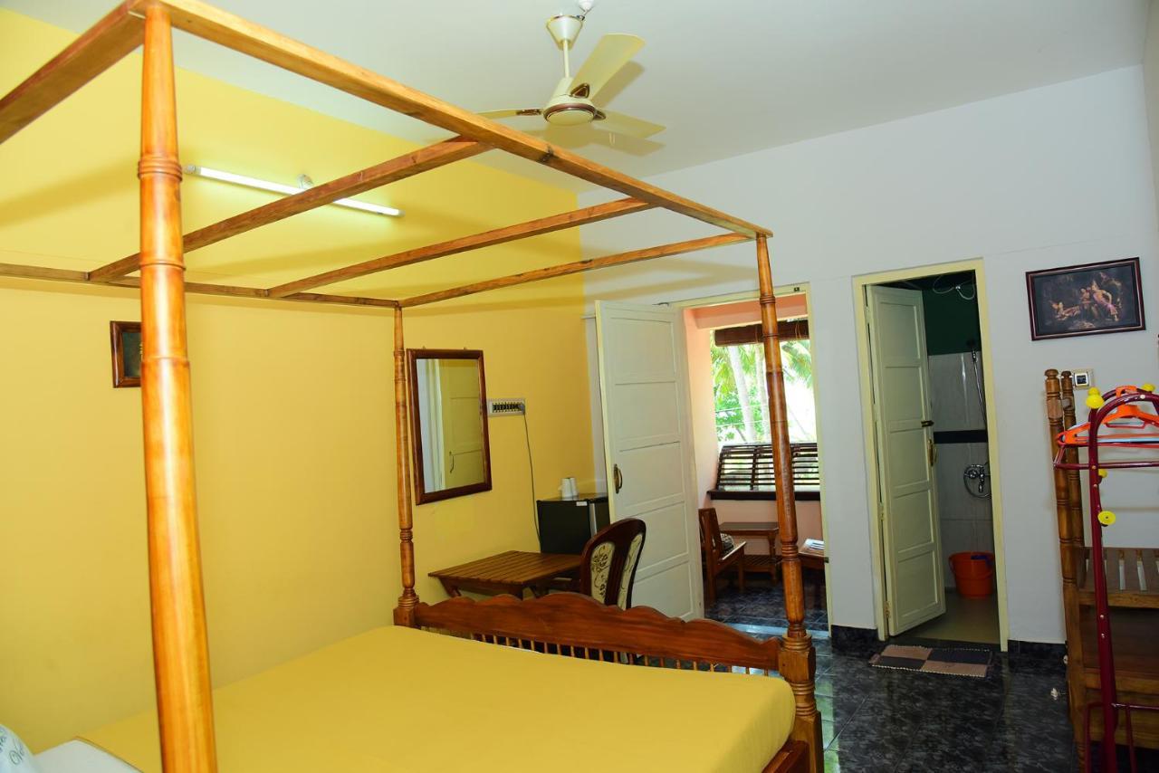 Palm Tree Anex Hotel Varkala Exterior photo